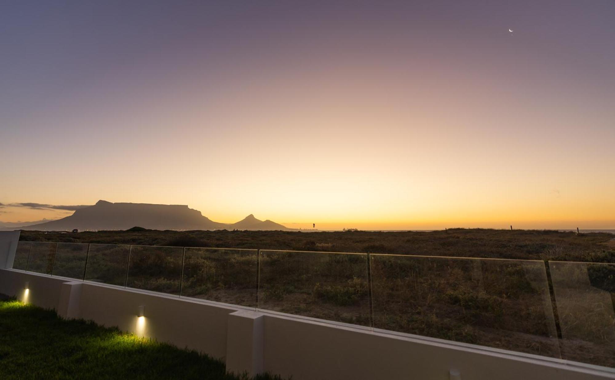 Ocean 9 - Sunset Beachfront Residency Kapsztad Zewnętrze zdjęcie